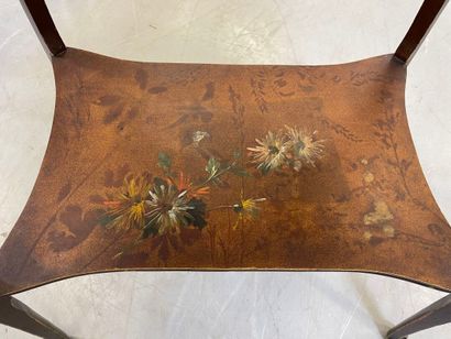 Petite table coiffeuse en bois laqué à déocr...