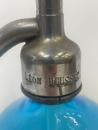 Syphon en verre bleu
Marqué Léon ROUSSET...