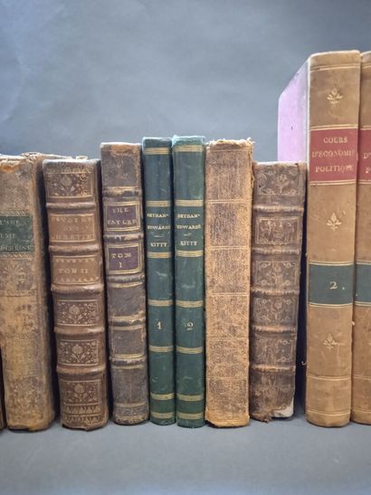 Lot de livres brochés et reliés divers comprenant...