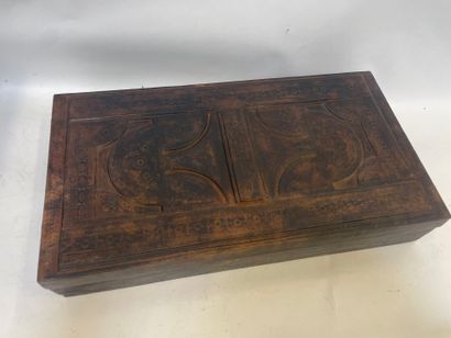 Coffret rectangulaire en cuir travail mauritanien...