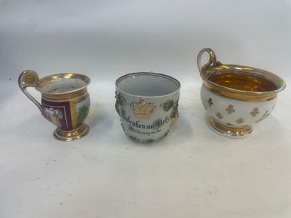 Tasse en porcelaine de Paris aux armes d...
