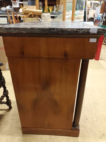 Commode de style Empire en bois de placage,...