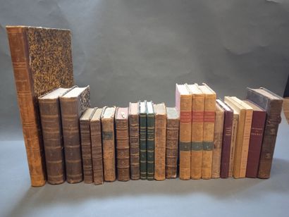 Lot de livres brochés et reliés divers comprenant...