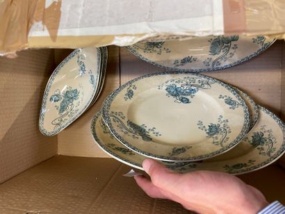 SARREGUEMINES modèle ROYAT 
Service de table...