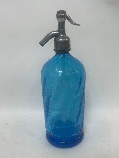 Syphon en verre bleu
Marqué Léon ROUSSET...