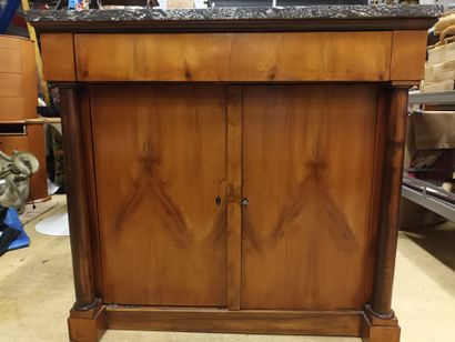 Commode de style Empire en bois de placage,...