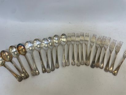 Partie de ménagère en métal argenté comprenant...