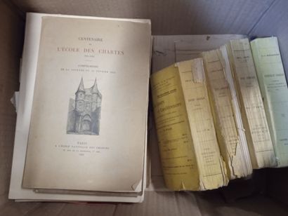 Lot de livres brochés et reliés divers comprenant...