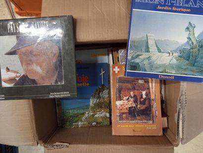 Un carton de livres et fascicules divers...