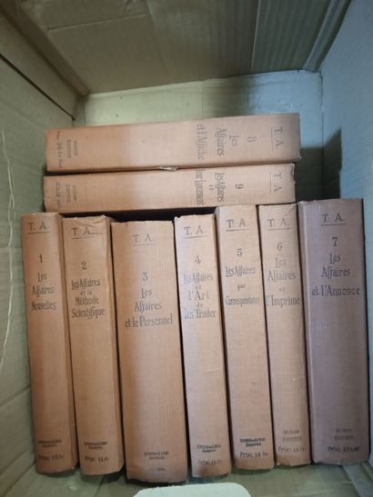 Lot de livres brochés et reliés divers comprenant...