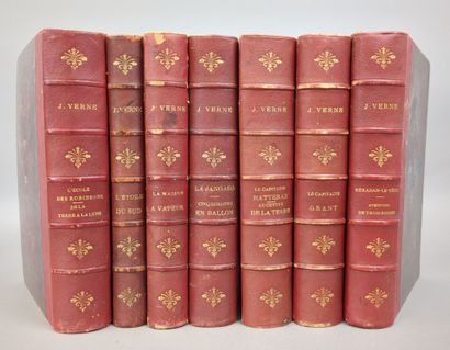 VERNE (Jules) Réunion de 7 volumes grands...
