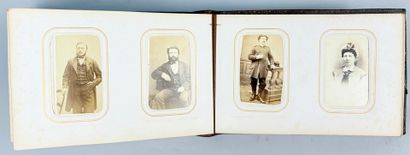 Album de photographies principalement portraits...