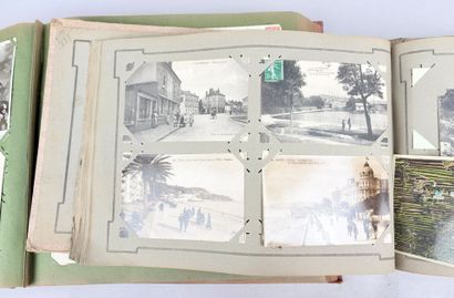 2 albums de cartes postales partiellement...