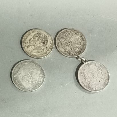 Lot de quatre pièces de 5 francs en argent...