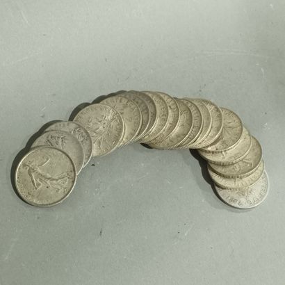 Lot de pièces de 2 et 5 francs en argent...