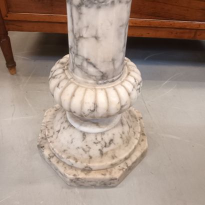 Colonne en albâtre fin XIXème 
H : 110 c...