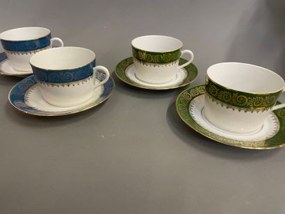 Dejeuner en porcelaine de Limoges comprenant...