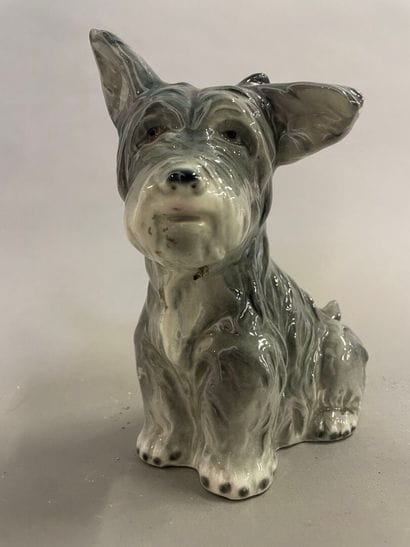 Sujet en terre émaillé 
Scottish Terrier
H...