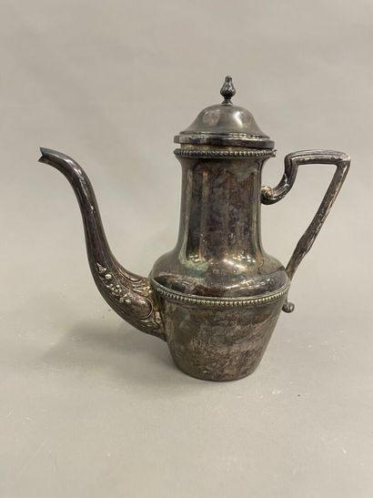 Verseuse en métal argenté 
H : 23 cm
