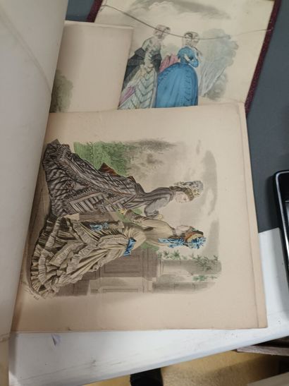 Important lot de gravures de mode fin XIXe,...