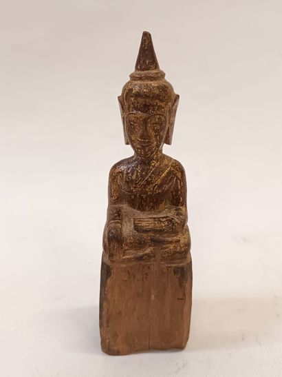 Petit Bouddha accroupi en bois doré,
H :...