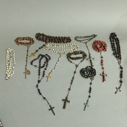 Lot de neufs chapelets anciens