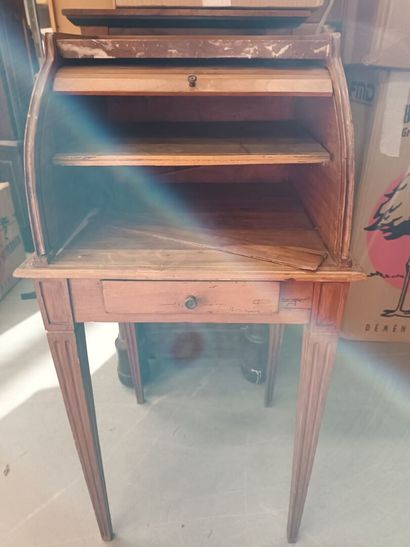 Petit secrétaire de dame ou range courrier...