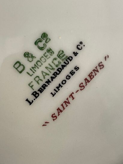 L. BERNARDAUD & Cie. à Limoges.
Modèle SAINT...