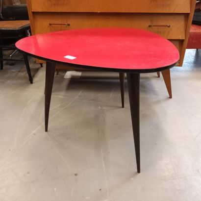Table basse triangulaire à plateau en fornica...