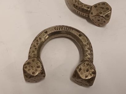 Paire de bracelets d'esclave en laiton a...