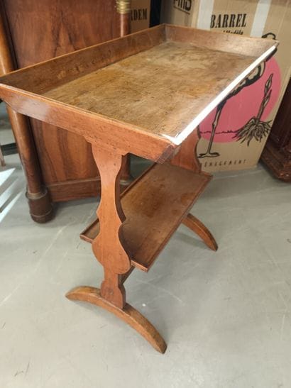 Petite table à ouvrage en bois naturel à...