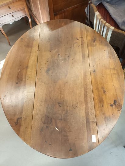 Table à volets Louis Philippe,
Dim. fermée...