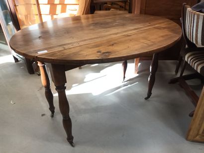 Table à volets Louis Philippe,
Dim. fermée...