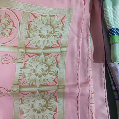 Christian DIOR, deux foulards en soie, dont...