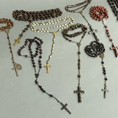 Lot de neufs chapelets anciens