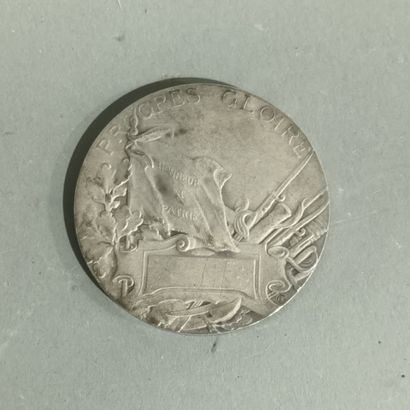 Une médaille en argent 1910, LABOR, (Georges...