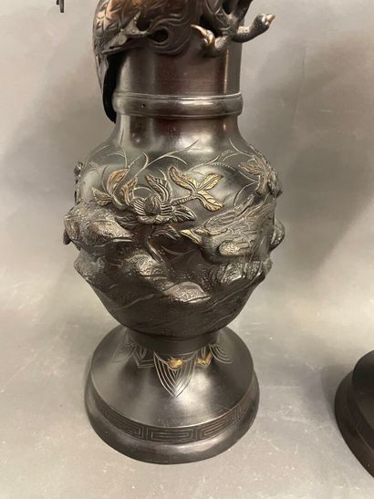 Porte couteaux en métal argenté à décor de...