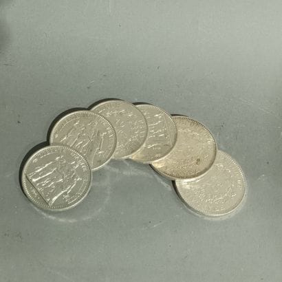 2 pièces de 50 francs argent et 4 pièces...