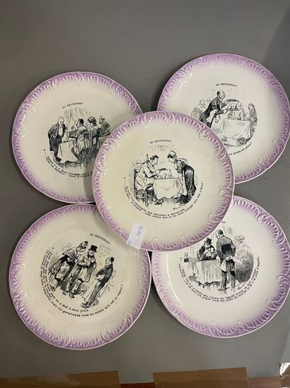 Cinq asssiettes à dessert 
