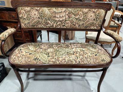 Banquette de style Art Nouveau en bois courbé
97...