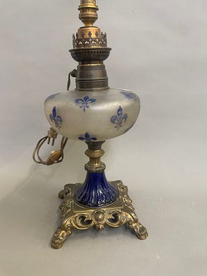 Lampe à pétrole en verre multicouche dégagé...
