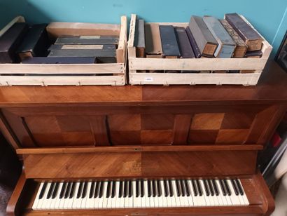 PIANOLA - AERIOL, piano droit mécanique 
132...
