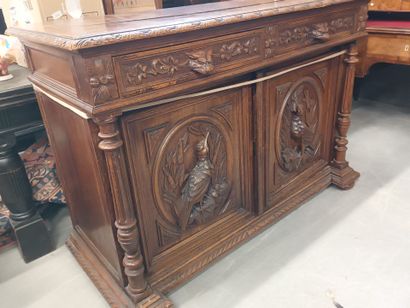Buffet de chasse à hauteur d'appui en bois...