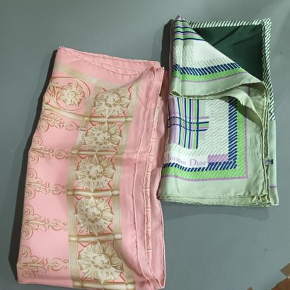 Christian DIOR, deux foulards en soie, dont...