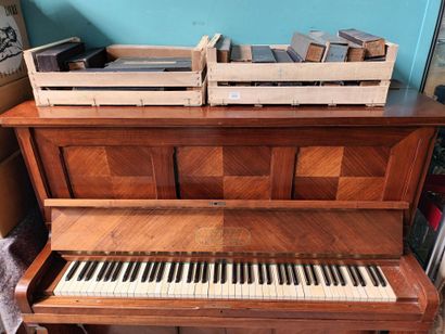 PIANOLA - AERIOL, piano droit mécanique 
132...