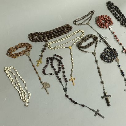 Lot de neufs chapelets anciens