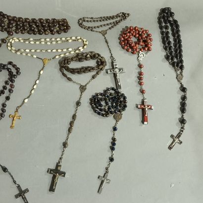 Lot de neufs chapelets anciens