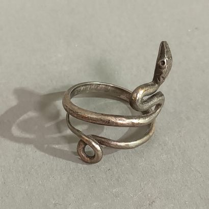 Bague en argent à motif serpent,

Pds : 3...
