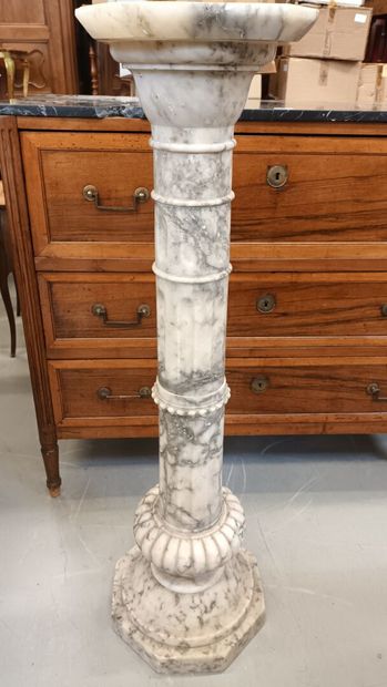 Colonne en albâtre fin XIXème 
H : 110 c...