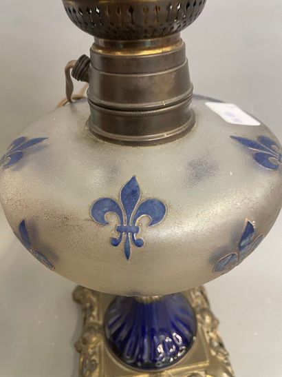 Lampe à pétrole en verre multicouche dégagé...